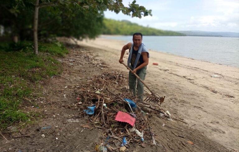Persiapan petik laut di Resor Sembulungan