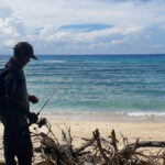 Pemandangan pantai pasir putih di kawasan Resor Sembulungan